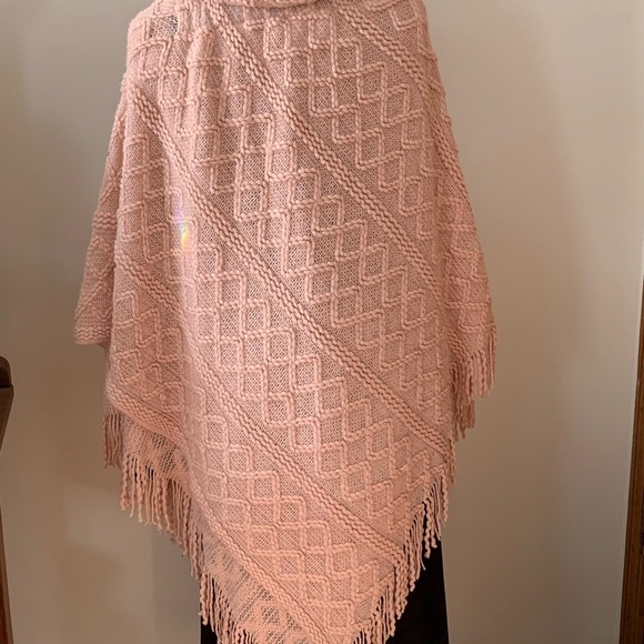 Poncho Shawl - Picture 2 of 8